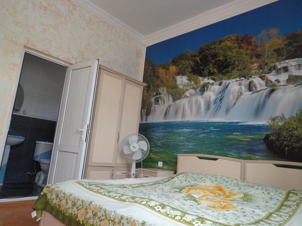 Guest House In Sarpi Exterior photo